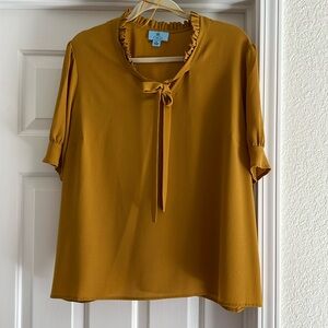 Cece 1X Short Sleeve Mustard Yellow Blouse
